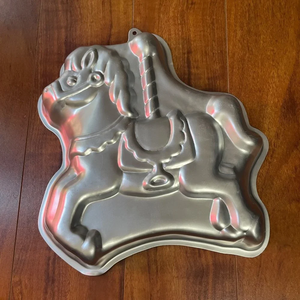 New Vintage 1990 Wilton Carousel Horse Cake Pan Mold